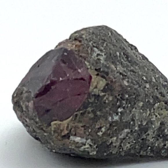 Winza Sapphire Crystal 32.25ct - Picture 3 of 7